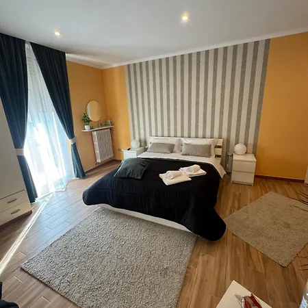 Casina Dei Marsi Авеццано