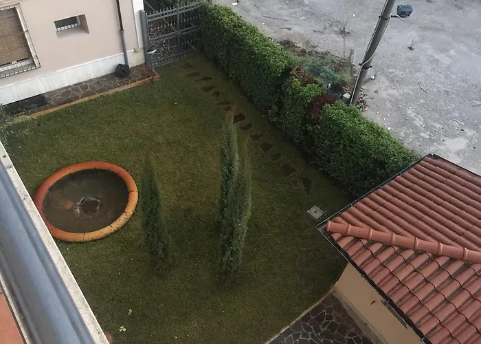 Casina Dei Marsi ベッド・アンド・ブレックファスト アヴェッツァーノ