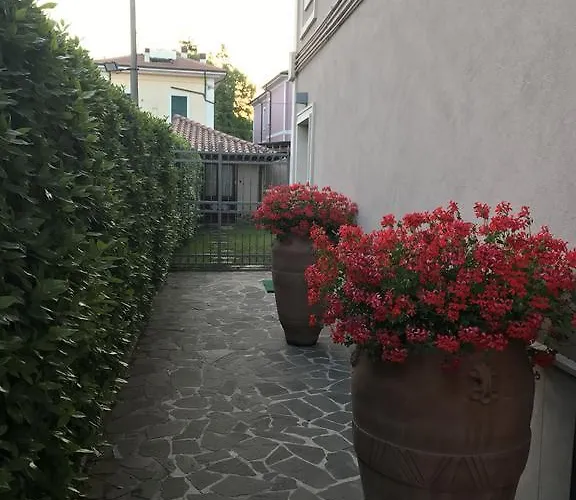 Casina Dei Marsi ベッド・アンド・ブレックファスト アヴェッツァーノ